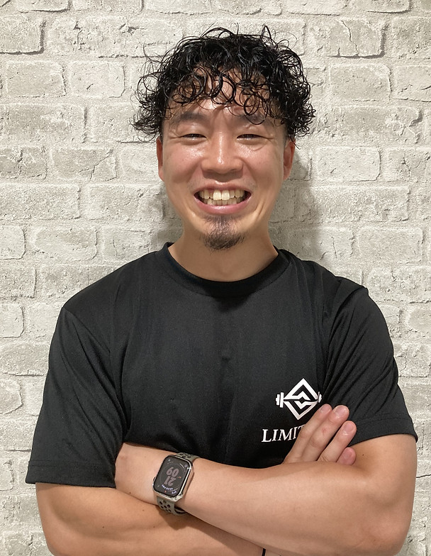 トレーナー 岡田純樹